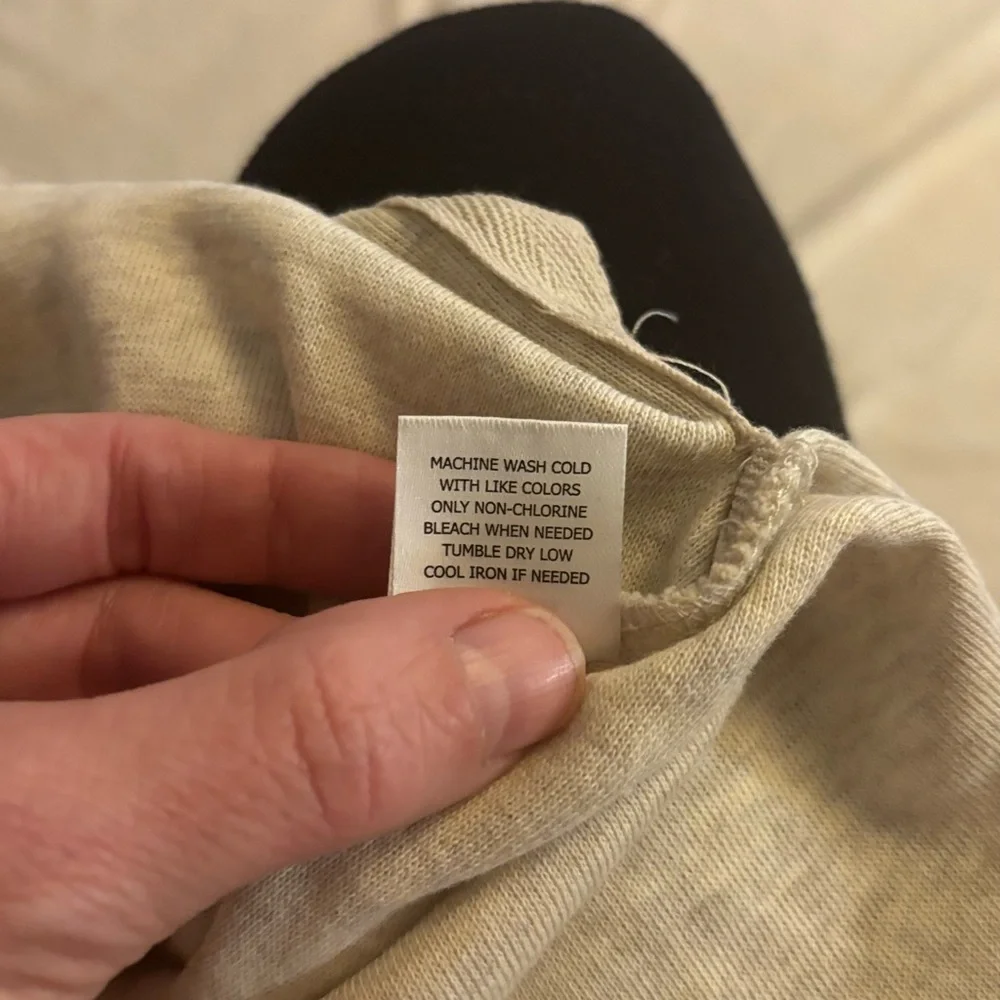 Pretty Rebel Beige/Oatmeal Long Sleeve Top EUC Size Large - Picture 10 of 10